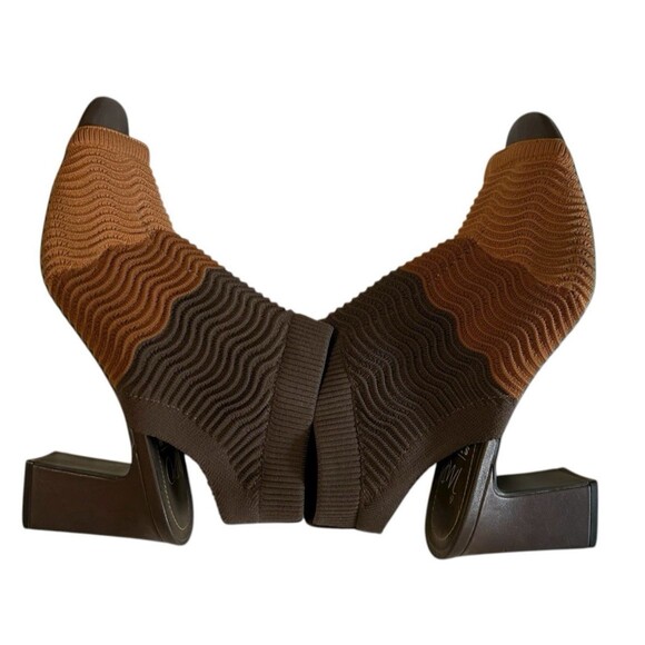 Impo Viola Stretch Brown Tan Chevron Knit Block Heels Peep Toes Sandals 11M - Picture 8 of 13